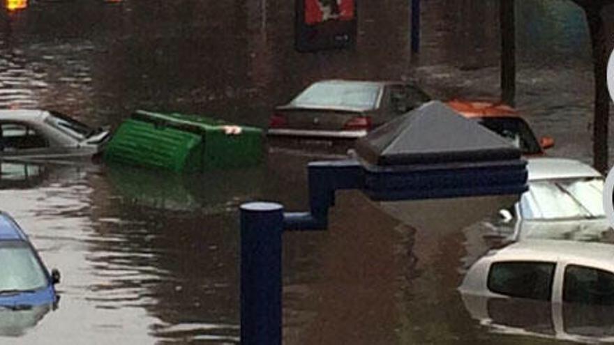 Una intensa tormenta inunda varios puntos de Asturias