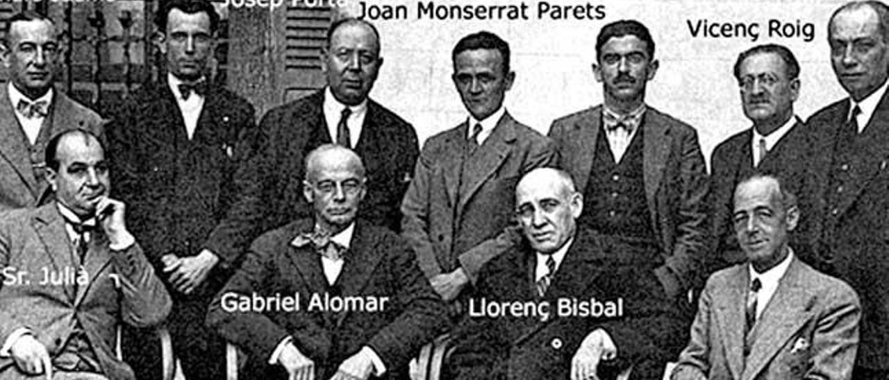 Alexandre Jaume, (de pie, izquierda), junto a otros integrantes de la comisión gestora de Palma, 1937.