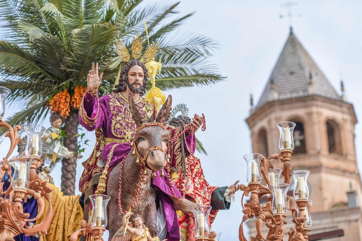 La Pollinica inaugura los desfiles procesionales de Vélez-Málaga