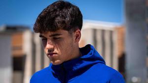 Pau Cubarsí, el joven central, de 17 años, que vivirá su primer clásico de Liga en el Bernabéu.