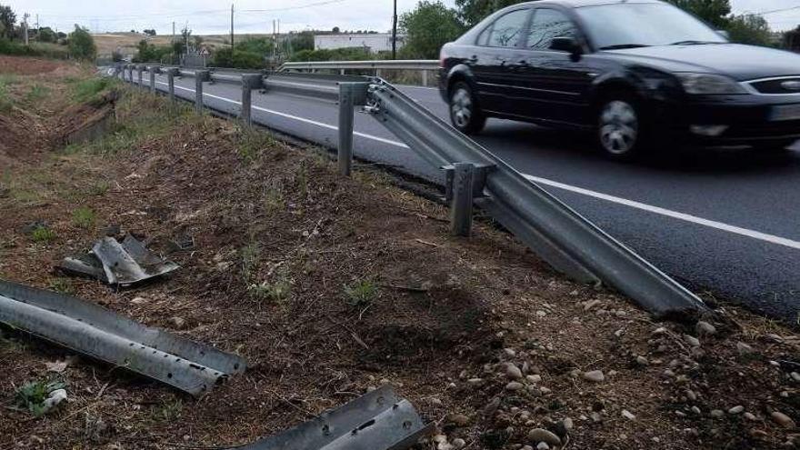 Nuevos guardarraíles instalados esta semana entre Zamora y La Hiniesta.