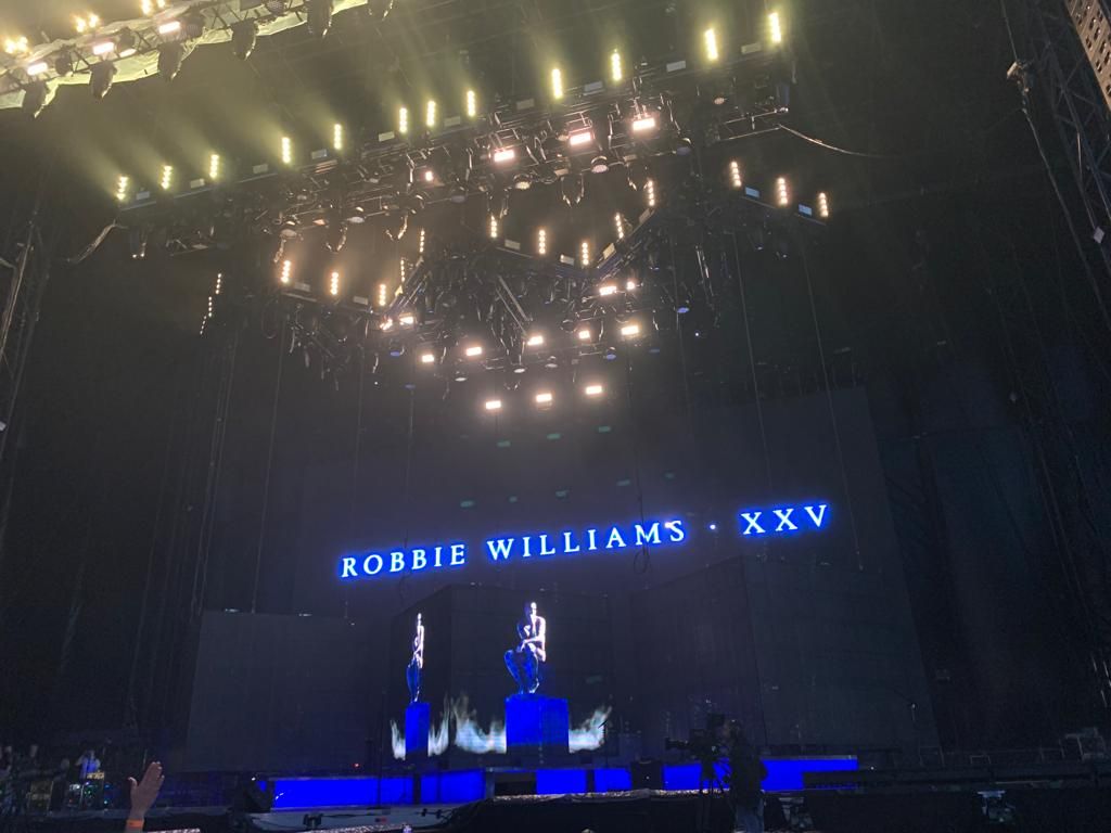 Robbie Williams deslumbra en Santiago