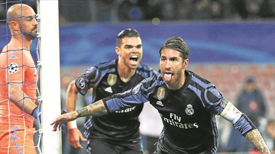 La ‘cabezonería’ de Sergio Ramos salva al Madrid en el San Paolo