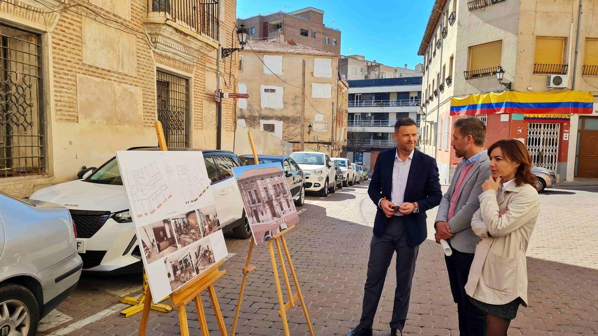 El alcalde José Francisco García presentando las obras