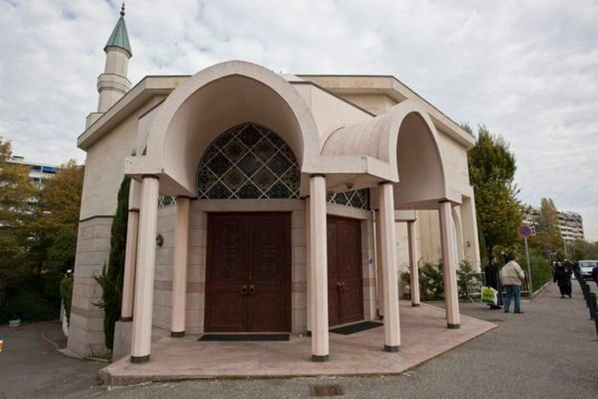 La Fundación Cultural Islámica o Gran Mezquita fue fundada por el Rey Faisal en 1979