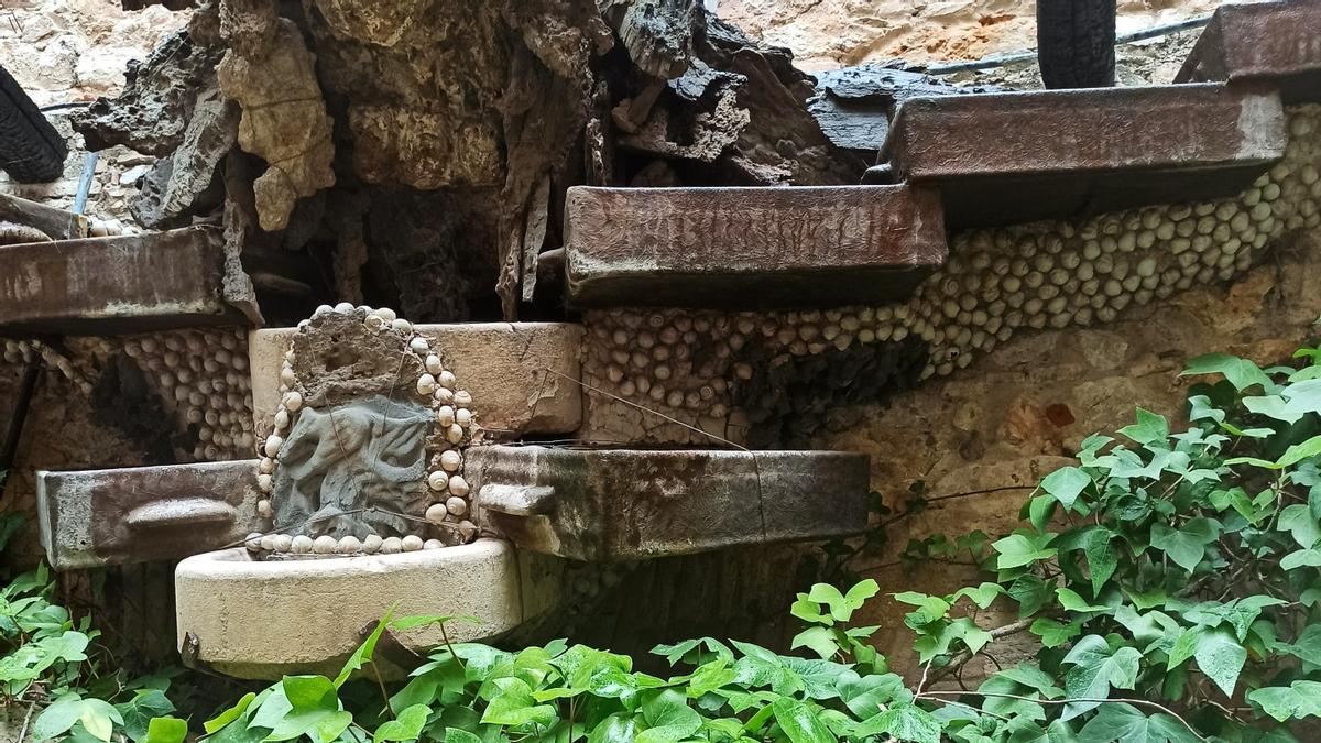 Conchas de caracol expuestas en el Museo Dalí de Figueres, provenientes del restaurante de la familia Viarnés