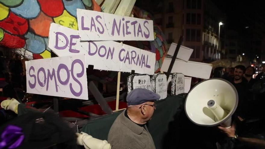 Alicante se despide del Carnaval con el Entierro de la Sardina