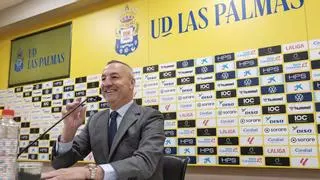 La UD Las Palmas tiene cerrado a su nuevo entrenador, "más vertical", y a siete fichajes