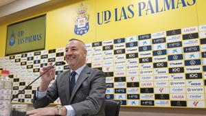 La UD Las Palmas tiene cerrado a su nuevo entrenador, más vertical, y a siete fichajes