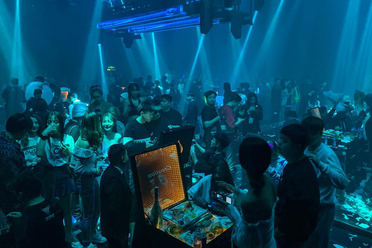 Imagen de un club nocturno en Wuhan el pasado es de enero.