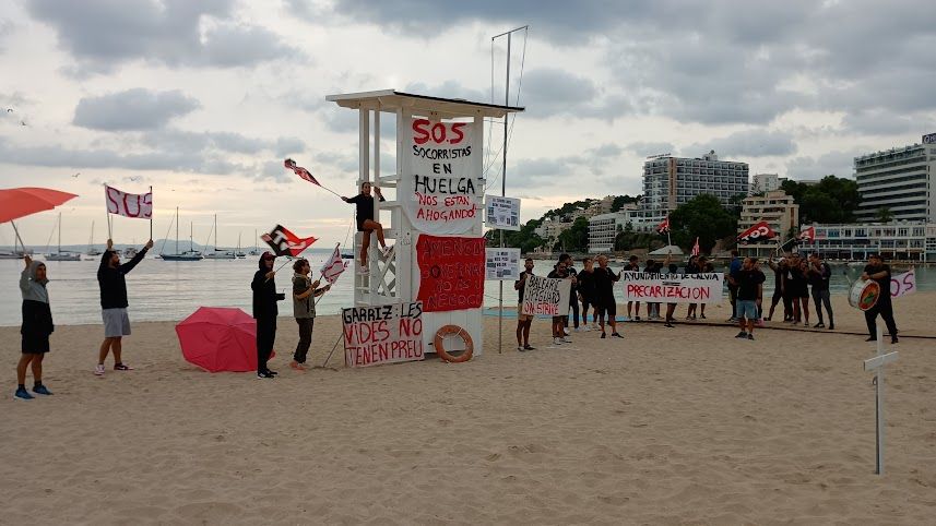 Las protestas de los socorristas de Palma y Calvià