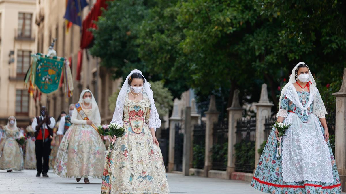 Búscate en el segundo día de Ofrenda por la calle Caballeros (entre las 18.00 y las 19.00 horas)