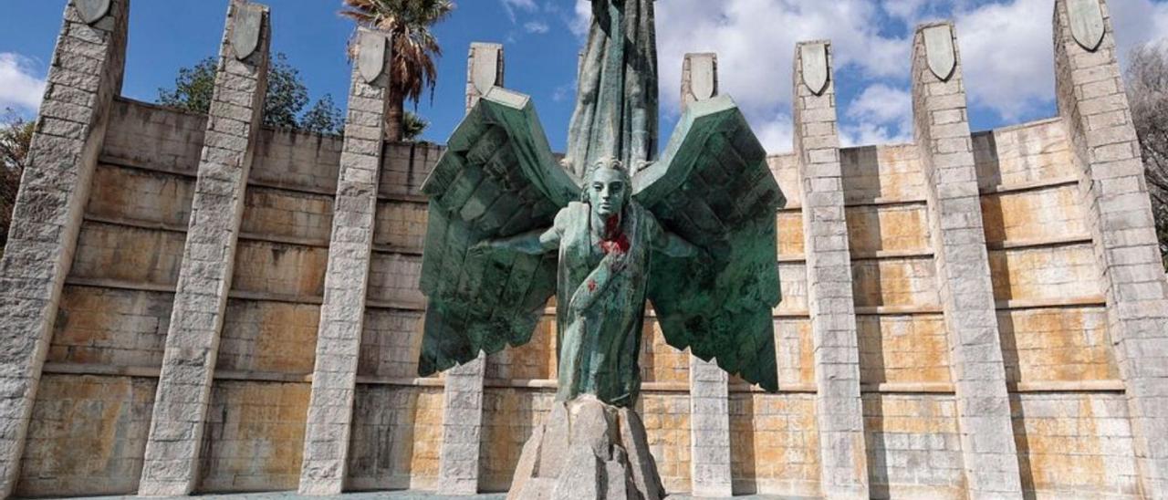 Monumento a Franco, situado en la avenida de Anaga, en la capital.