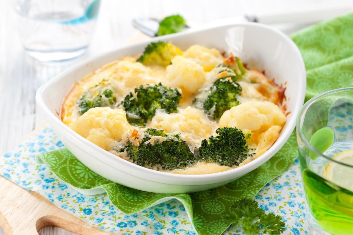 Brócoli y coliflor con queso.