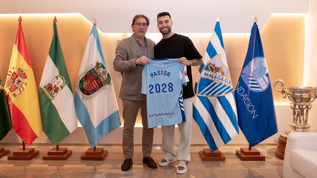 Álex Pastor, renovado por el Málaga CF hasta 2028.