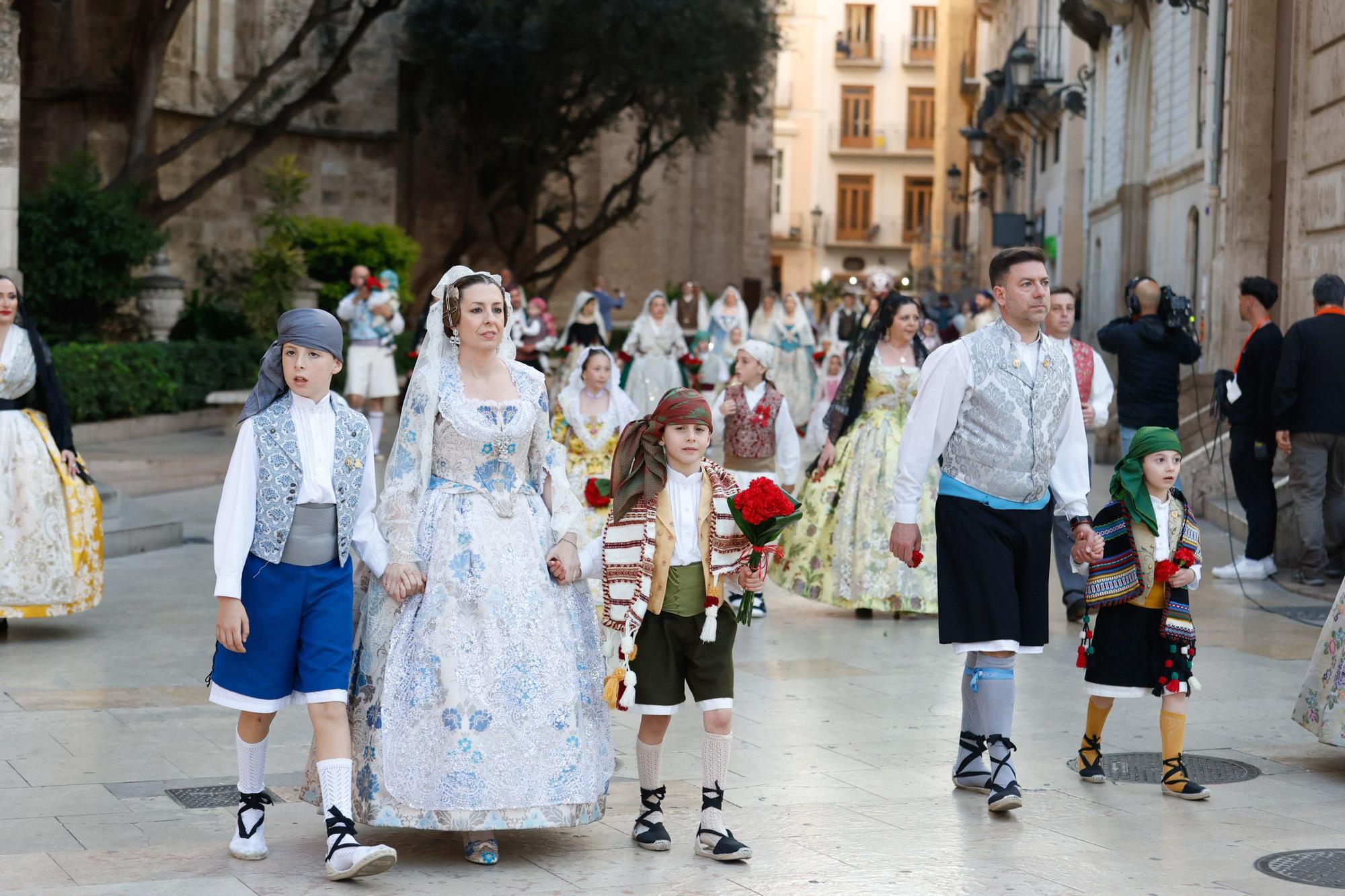 Búscate en el primer día de la Ofrenda en la calle San Vicente entre las 18:00 y las 19:00