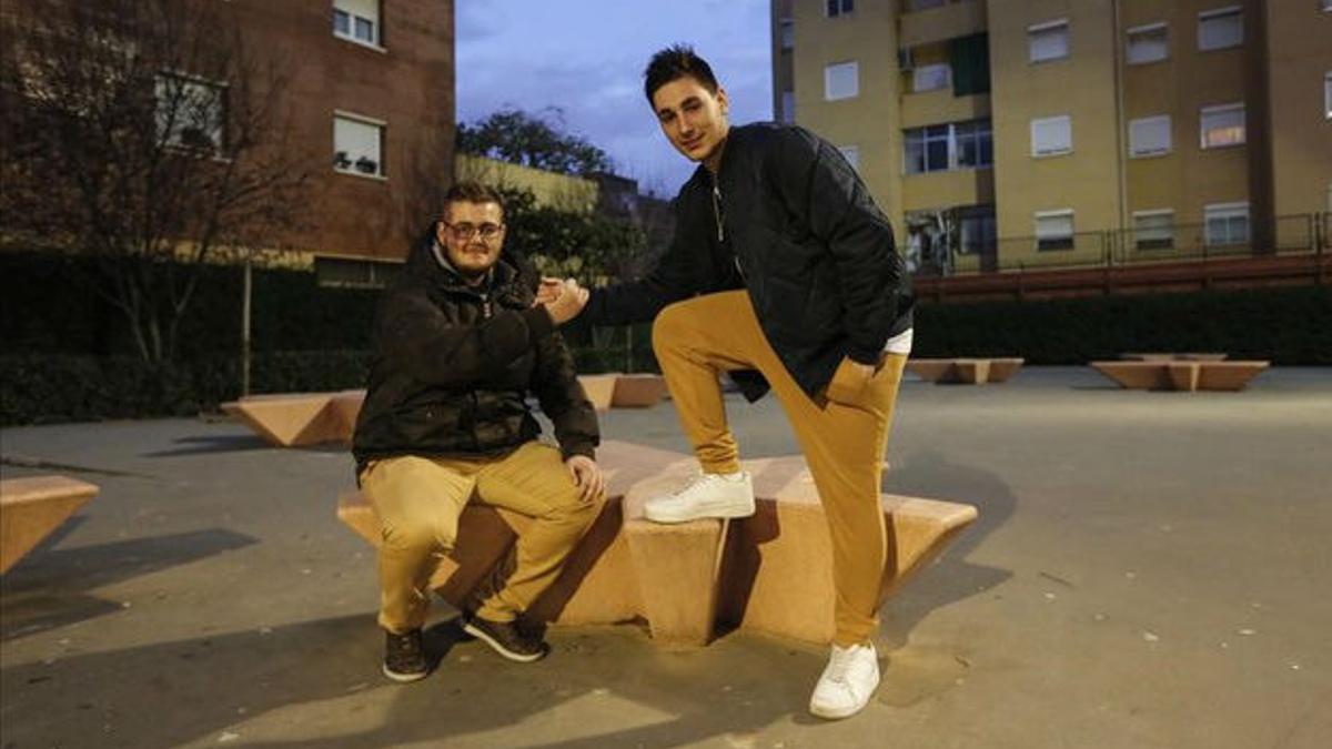 Carlos Rodríguez (izquierda) y Carlos Lozano, usuarios del servicio de resolución de conflictos de El Prat.