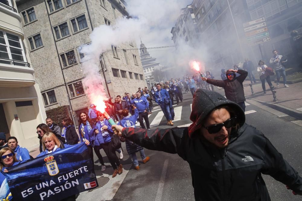 El oviedismo tiñe Lugo de azul