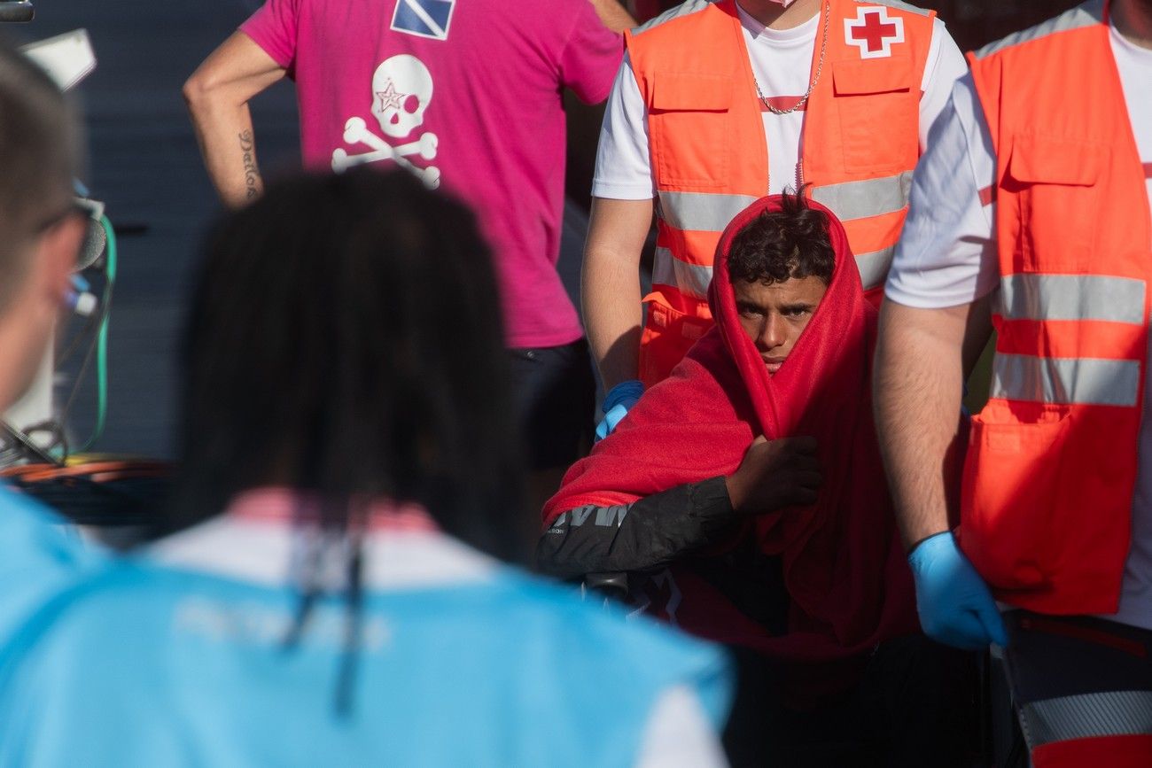 La odisea de Ayoub: ocho días en el Atlántico sobre un neumático de camión