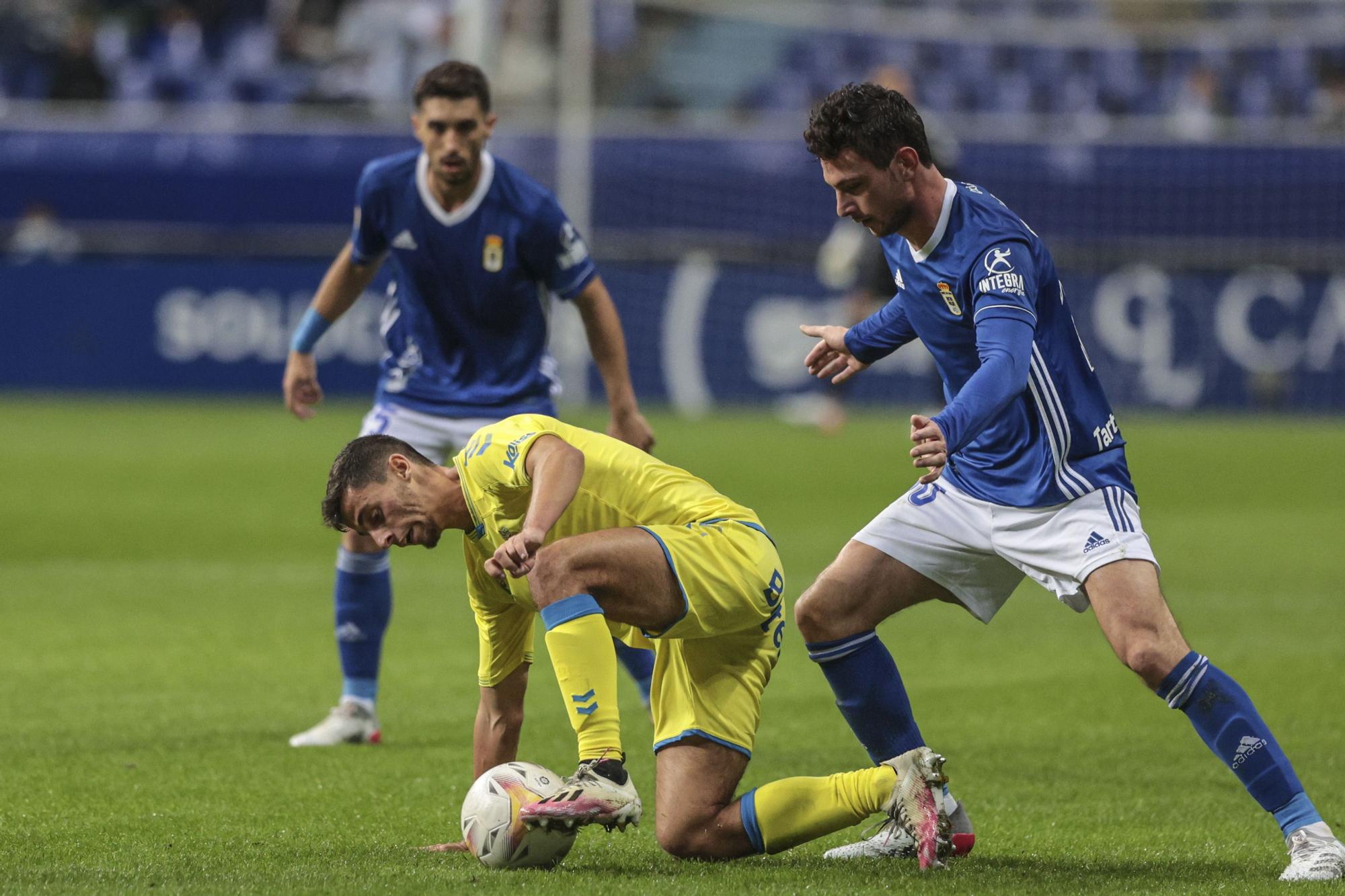 En imágenes: así fue el empate entre el Real Oviedo y Las Palmas