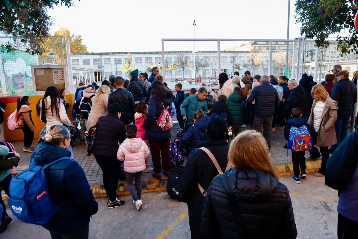 Hora de entrada en el Ceip Vila Romana de Catarroja.