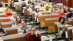 Examen MIR en Santiago de Compostela (archivo)