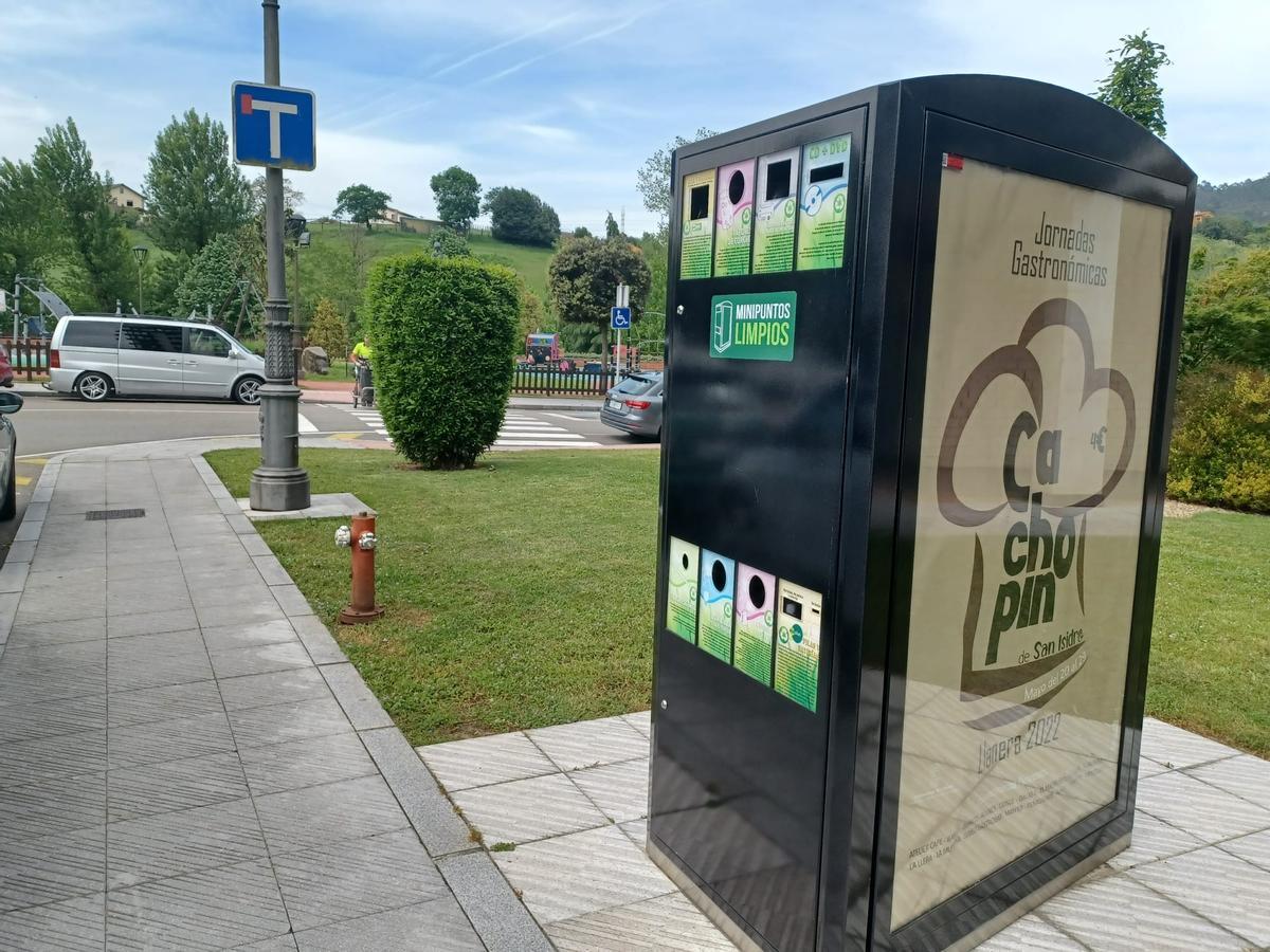 Discos, cápsulas de café, corchos o bombillas: así son los minipuntos limpios de reciclaje de Llanera