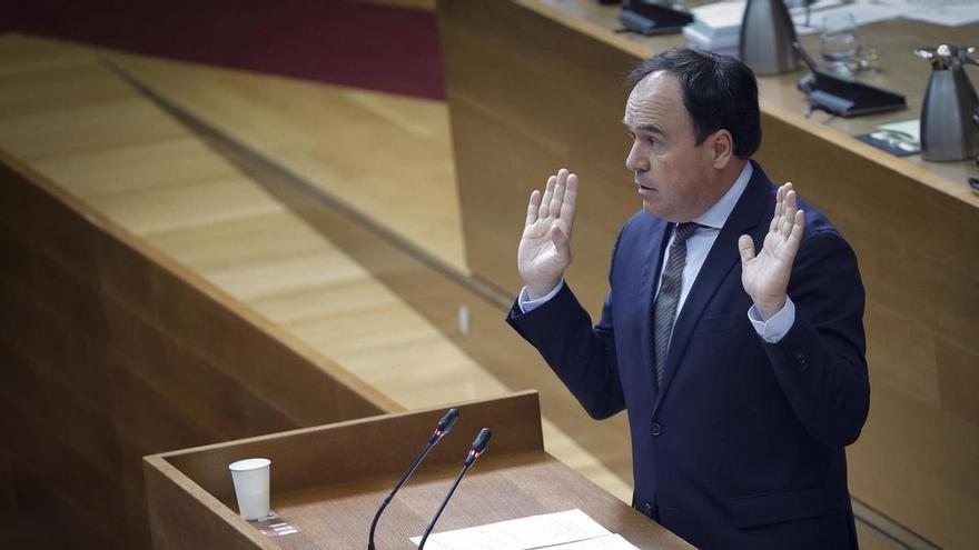  mantiene al margen del conflicto educativo y descarta asumir la negociación tras nueve días de huelga