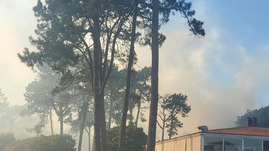 El incendio del campo de golf de A Toxa desató la alarma en O Grove