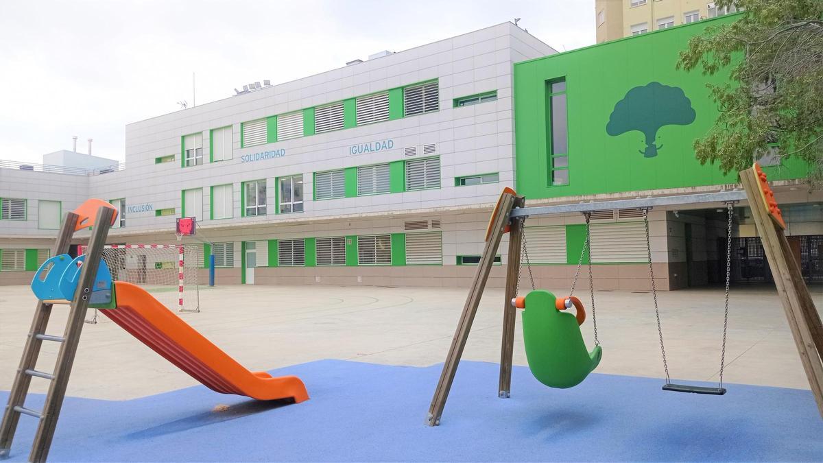 El CEE Atades-San Martín de Porres cuenta con un equipo multidisciplinar formado por cerca de 60 profesionales.