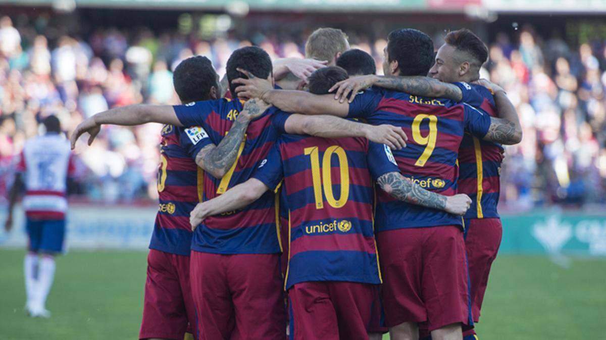 Les imatges del partit final de la Lliga 2015-16 a Granada i Canaletes.