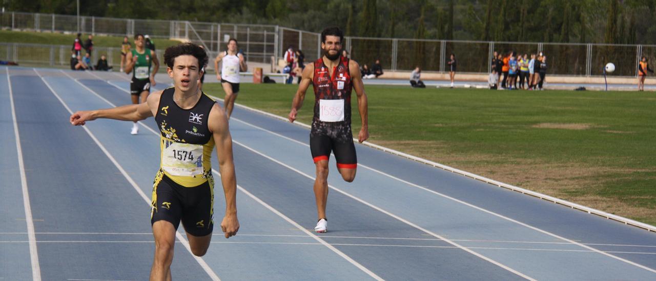 Miki Esteller y Gonzalo López-Cancio en los 400 metros lisos en el control de Magaluf