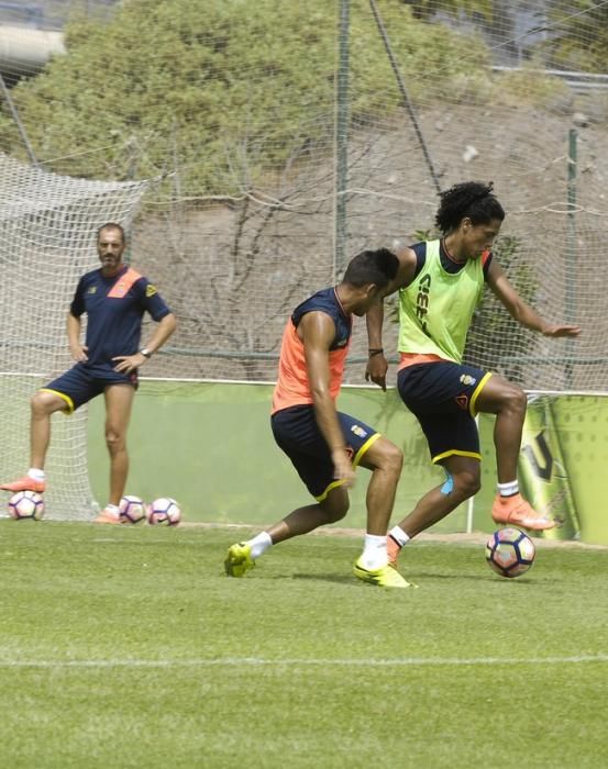 ENTRENAMIENTO DE LA UD LAS PALMAS Y ENTREVISTGA ...