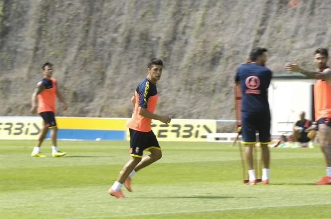 ENTRENAMIENTO DE LA UD LAS PALMAS Y ENTREVISTGA ...