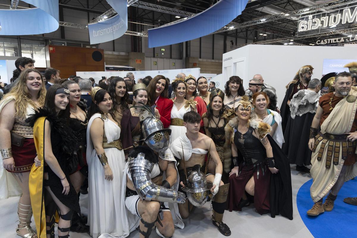 Delegaciones de fiestas tan señeras como los Cartagineses y Romanos en el stand de la Región de Murcia en Fitur