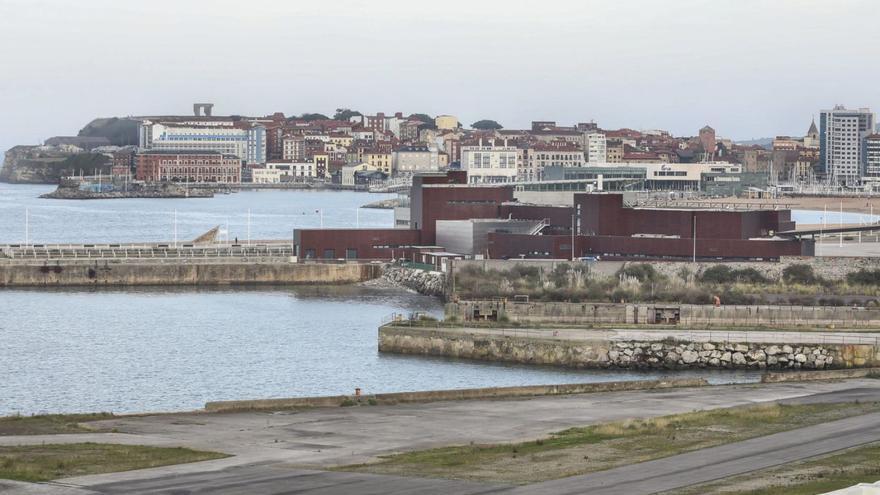 Parte de los terrenos de Naval Gijón. | PABLO SOLARES
