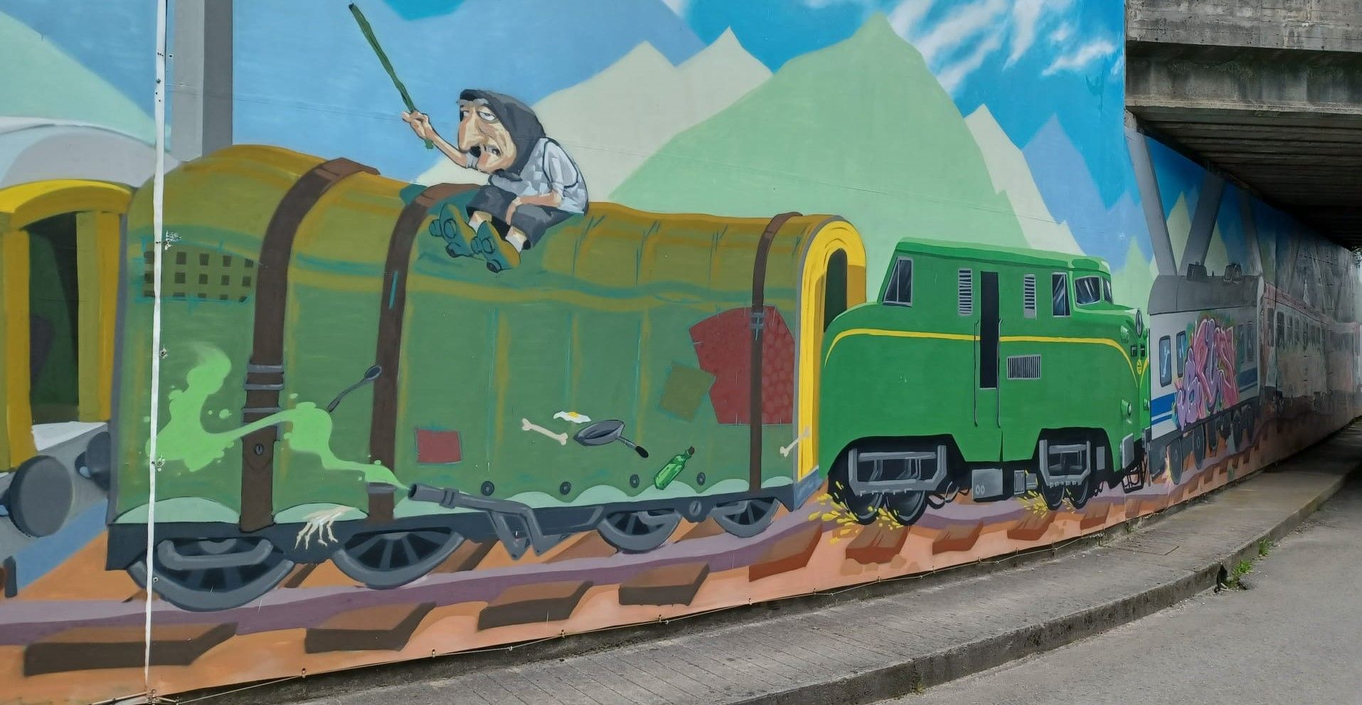 El grafiti más grande de Asturias en lona está en Llanera: así es el mural gigante de la localidad de Villabona