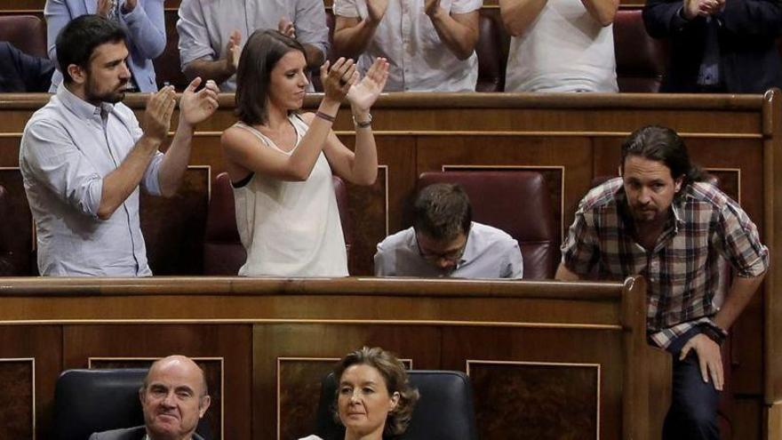 Iglesias castiga a los afines a Errejón en el grupo parlamentario