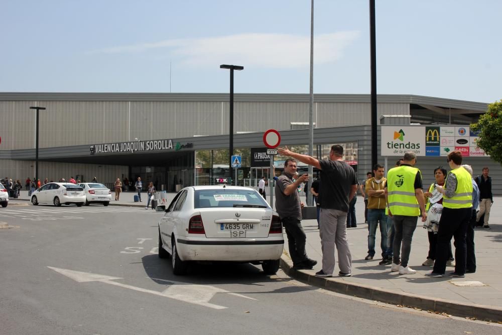 Piquetes en la estación Joaquín Sorolla.