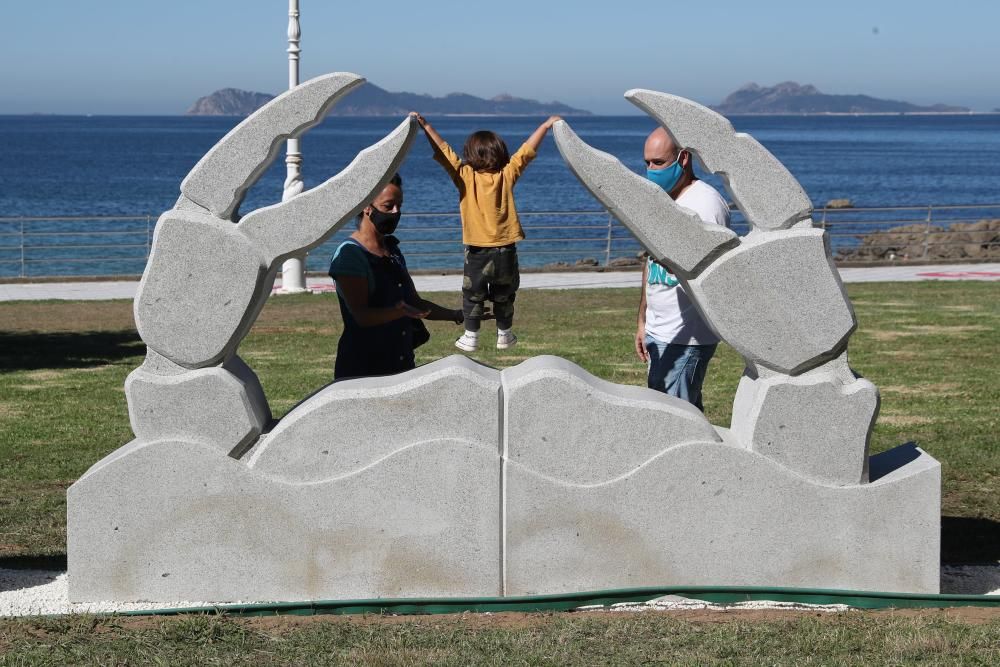 Inauguración de la escultura de la nécora de Samil / R. Grobas