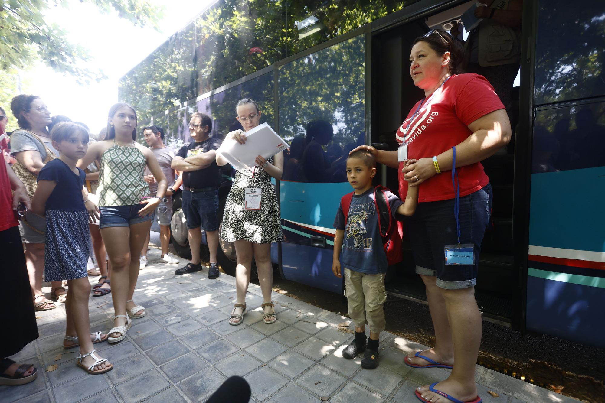 53 niños ucranianos llegan para pasar el verano en familias de acogida