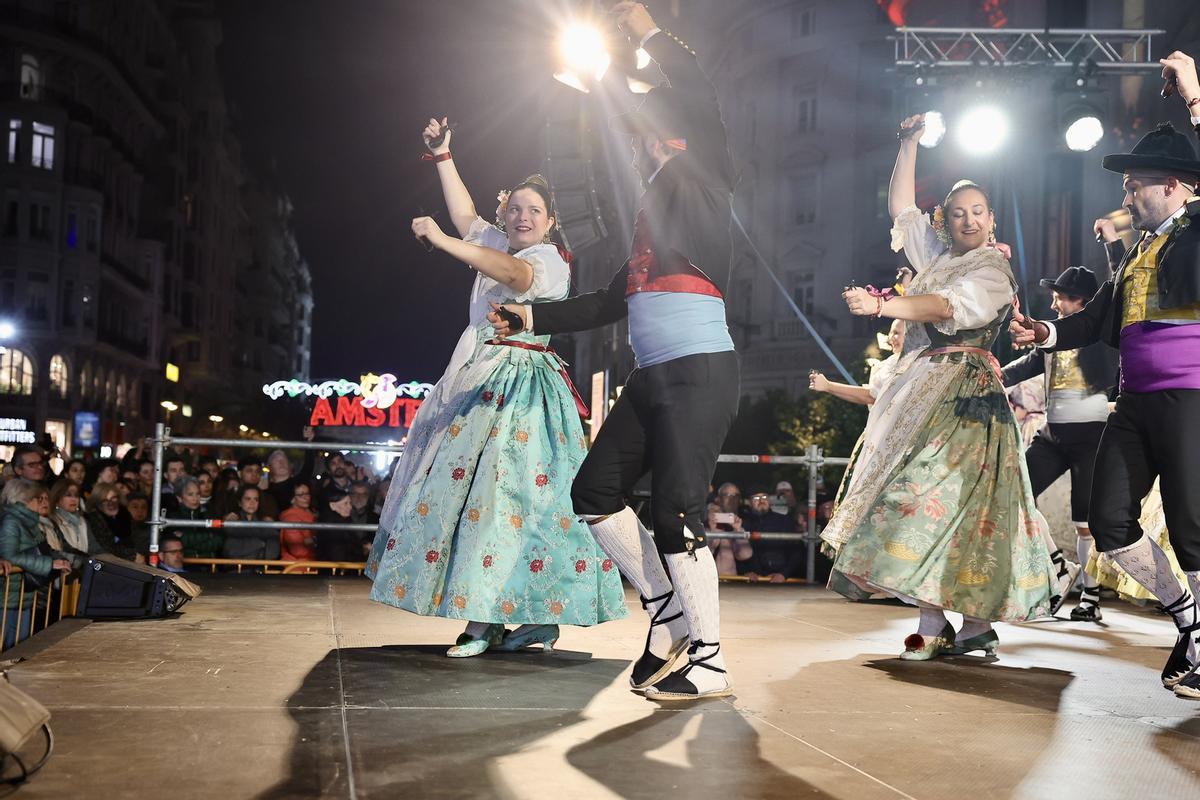 Bailes Tradicionales a pie de Ayuntamiento en las Fallas 2026