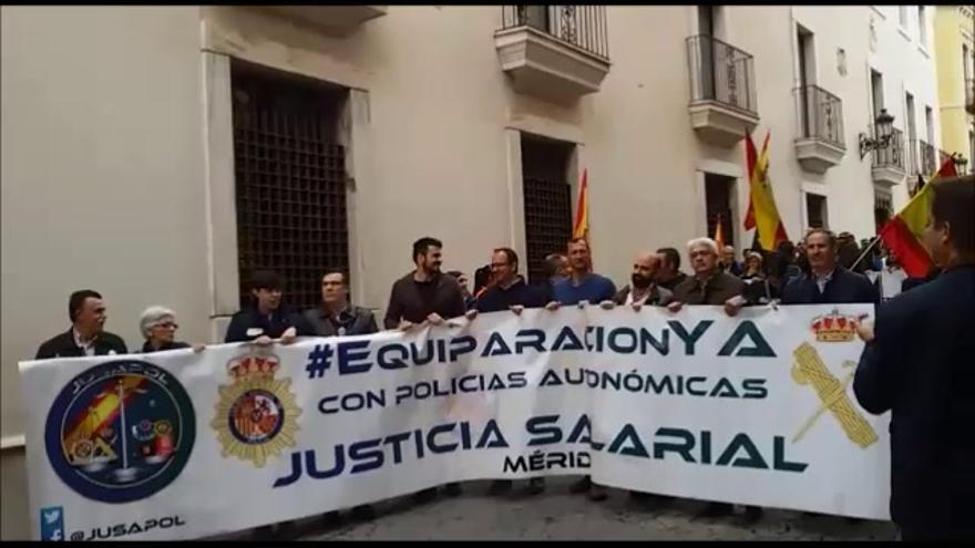 Protesta de la Policía Nacional y de la Guardia Civil en Badajoz