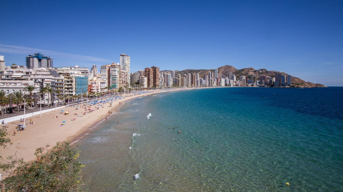 El tiempo en Benidorm: temperaturas máximas y mínimas, probabilidad de lluvia y viento.