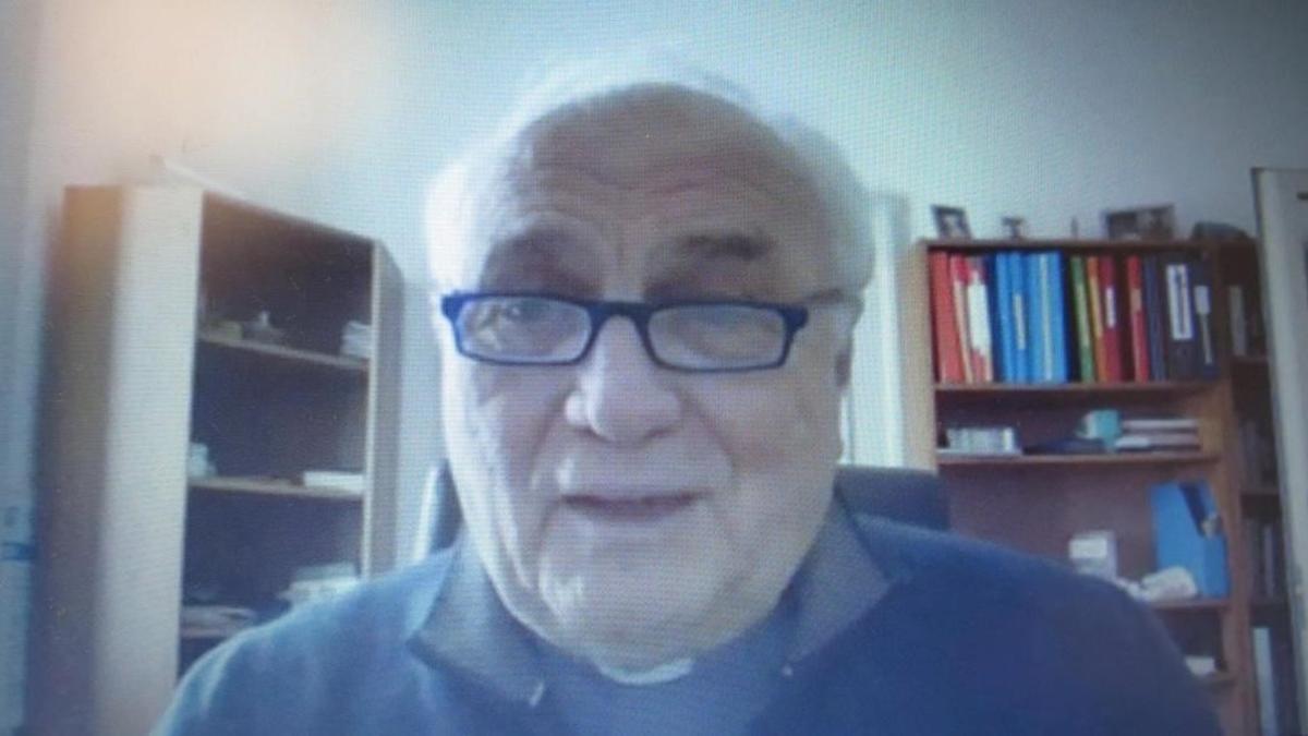 El padre Mario Toffari, de Brescia, en su video crítico contra la postura de la Juventus.