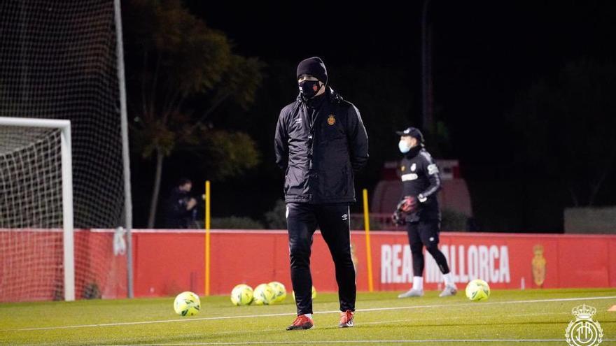 Luis García durante un entrenamiento en Son Bibiloni.