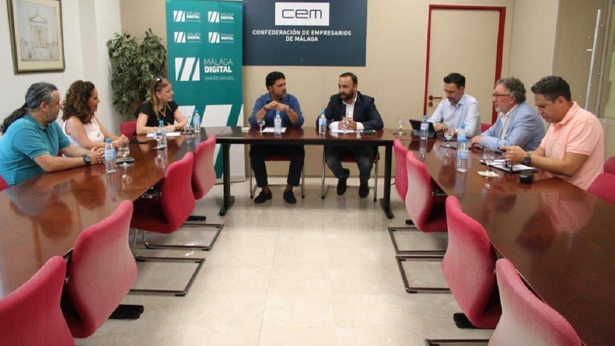 El encuentro mantenido por Málaga Digital en la CEM con representantes del PP.