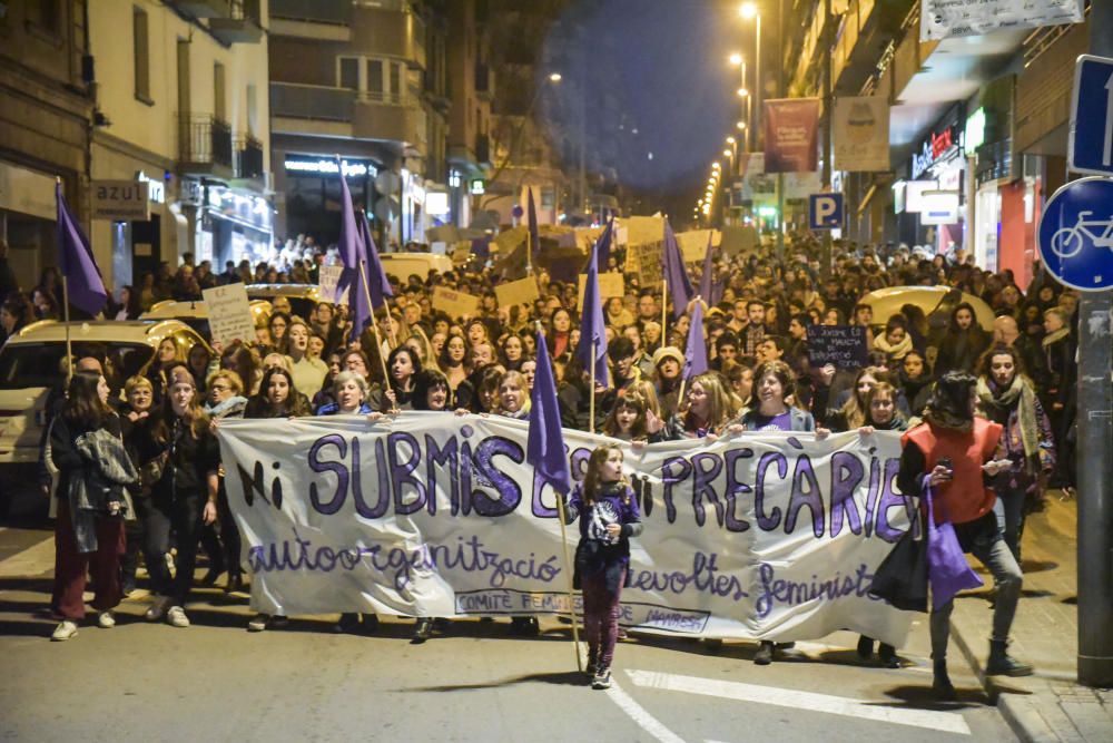 GALERIA | Manifestació feminista pel 8M a Manresa