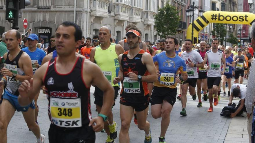 Un momento de la pasada edición de los 10 kilómetros de Avilés.