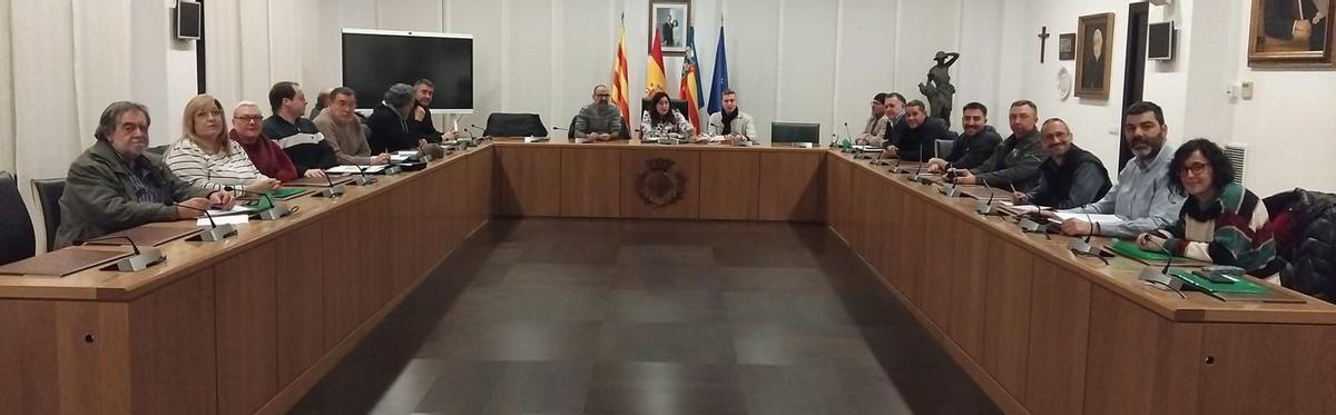 Imagen de la última reunión de los responsables municipales con los peñistas, hosteleros y representantes de entidades vecinales para ultimar la celebración de la segunda edición de Fem Xulla.